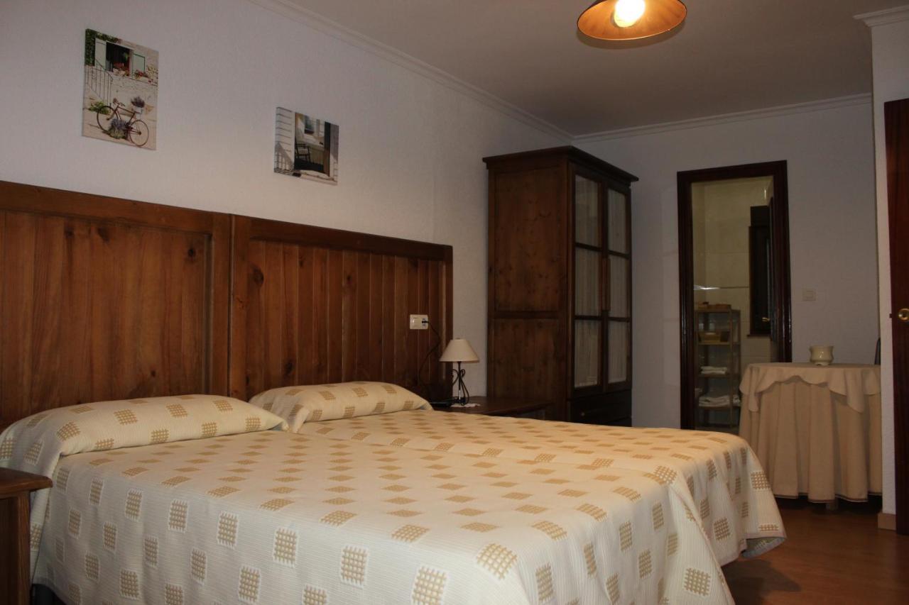 מלון Trescares Hostal Monte Rio מראה חיצוני תמונה